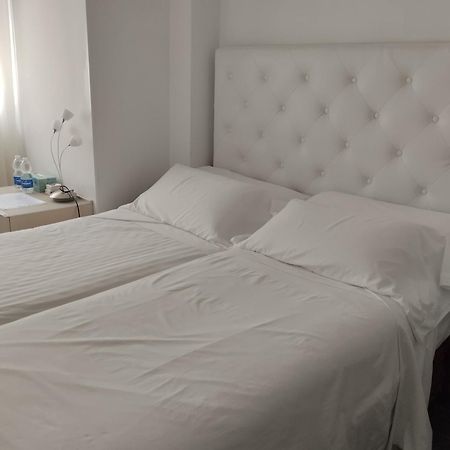 Habitaciones Individuales En Apartamento Madryt Zewnętrze zdjęcie