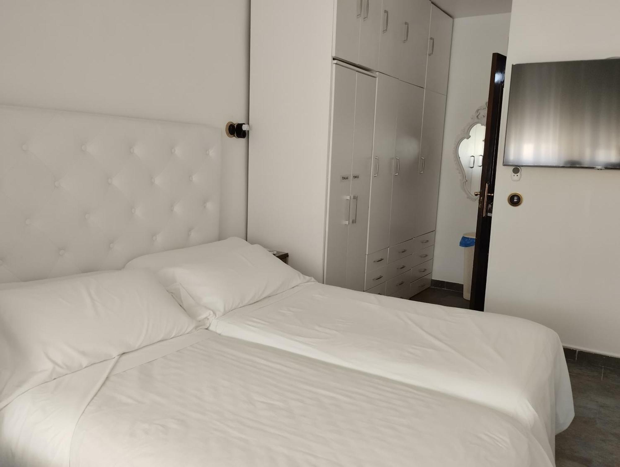 Habitaciones Individuales En Apartamento Madryt Zewnętrze zdjęcie