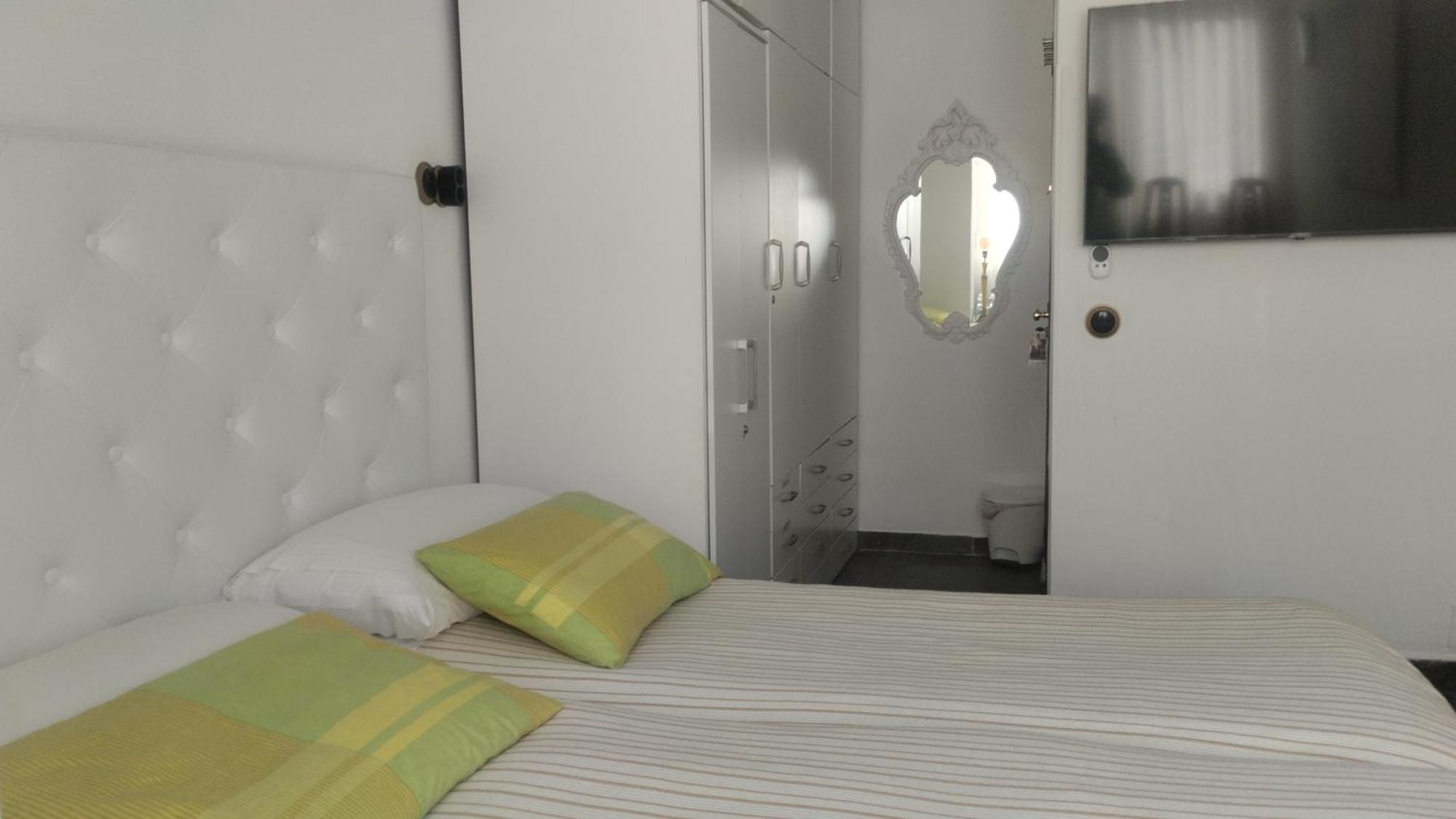 Habitaciones Individuales En Apartamento Madryt Zewnętrze zdjęcie