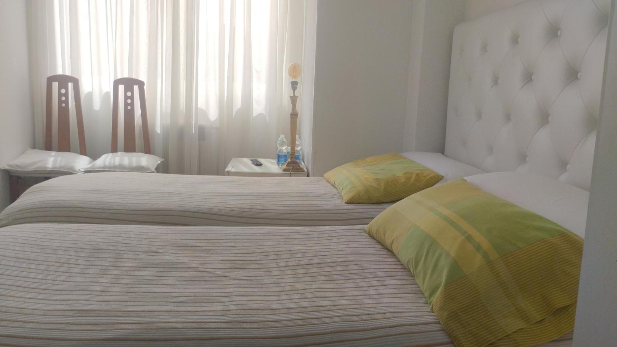 Habitaciones Individuales En Apartamento Madryt Zewnętrze zdjęcie