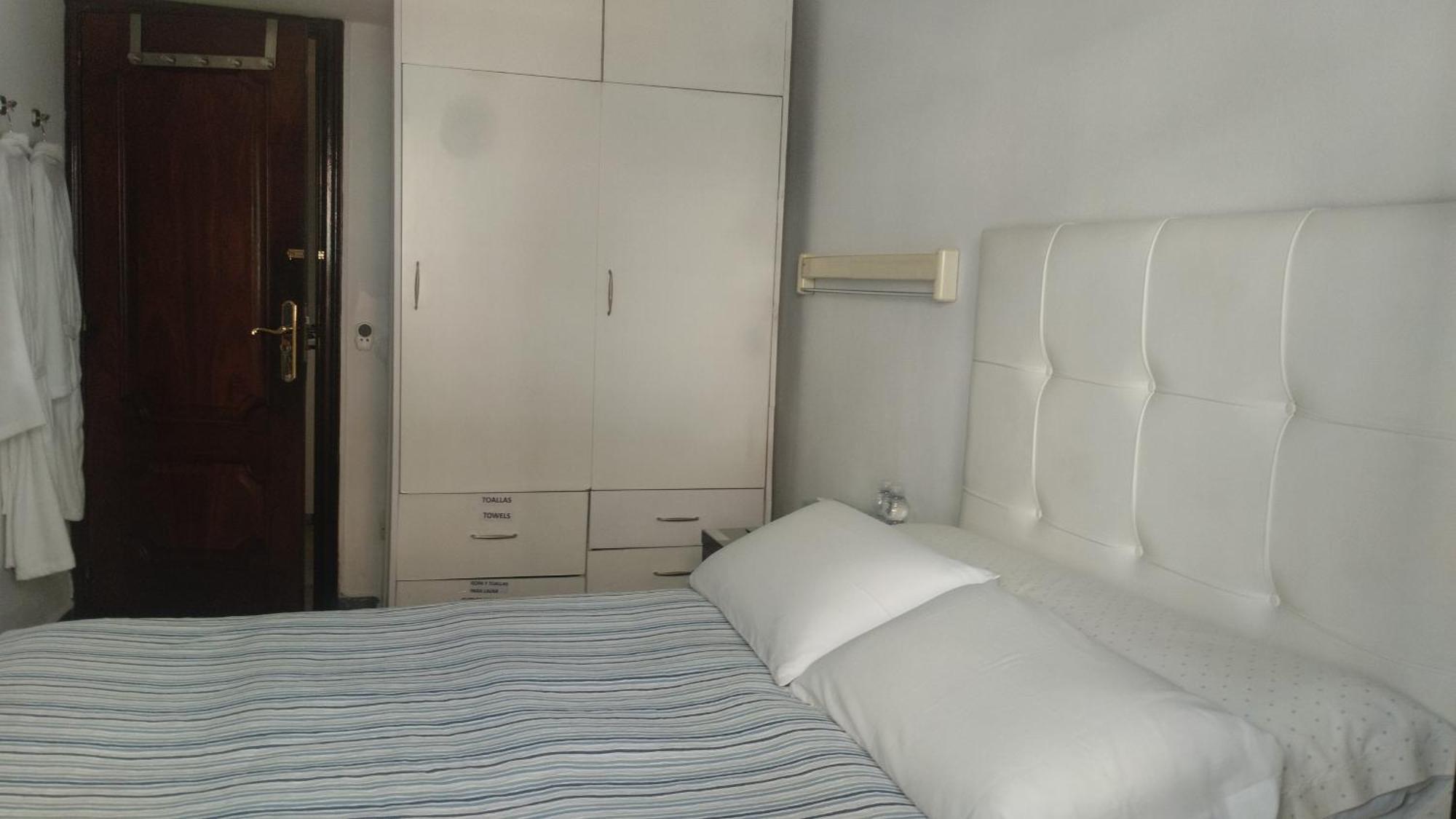 Habitaciones Individuales En Apartamento Madryt Zewnętrze zdjęcie